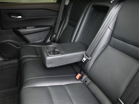 Used 2023 Nissan Rogue SL image 32