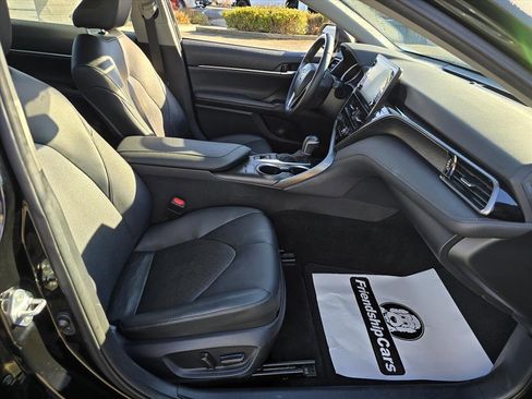 Used 2022 Toyota Camry XLE image 14