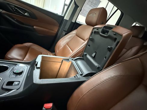 Used 2020 Chevrolet Traverse High Country AWD/4WD image 40