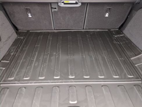 New 2026 Land Rover Discovery Limited Edition image 36