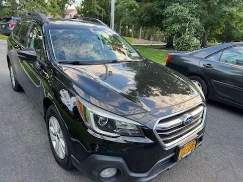 Used 2018 Subaru Outback 2.5i Premium AWD/4WD image 3