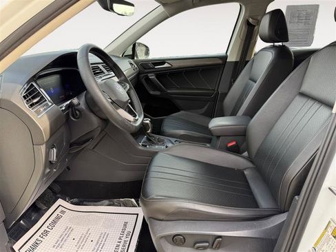 Used 2022 Volkswagen Tiguan SE image 10