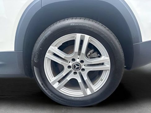 Used 2023 Mercedes-Benz GLB 250 4MATIC w/ Premium Package image 35