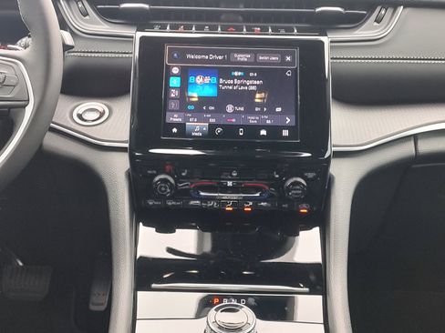 New 2025 Jeep Grand Cherokee L Altitude RWD image 13