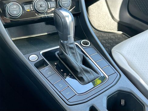 Used 2019 Volkswagen Jetta R-Line image 16