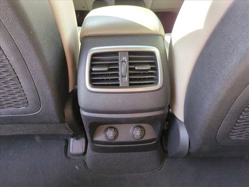 Used 2017 Kia Sorento LX w/ LX Convenience Package image 15