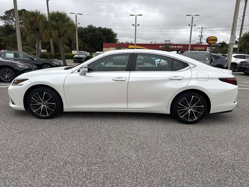 Certified 2024 Lexus ES 350 w/ Premium Package image 6