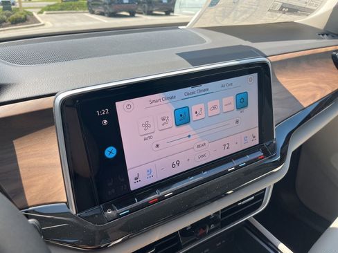 New 2026 Volkswagen Atlas SE FWD image 21