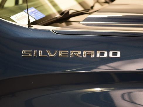 Used 2022 Chevrolet Silverado 1500 RST AWD/4WD image 16