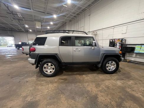 Used 2010 Toyota FJ Cruiser 4WD image 8