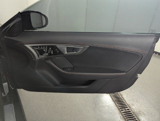 Used 2015 Jaguar F-TYPE R RWD image 15