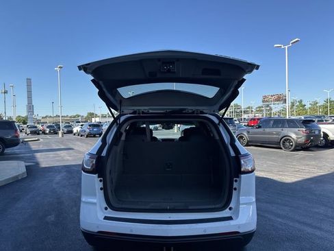Used 2016 Chevrolet Traverse LT FWD image 19