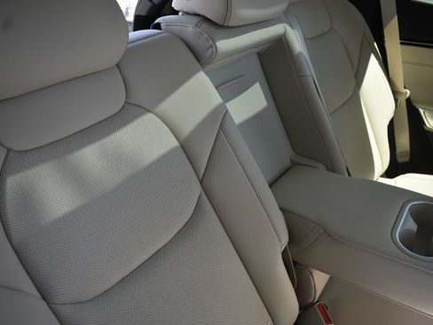 Used 2022 Genesis GV70 2.5T w/ Select Package AWD/4WD image 28