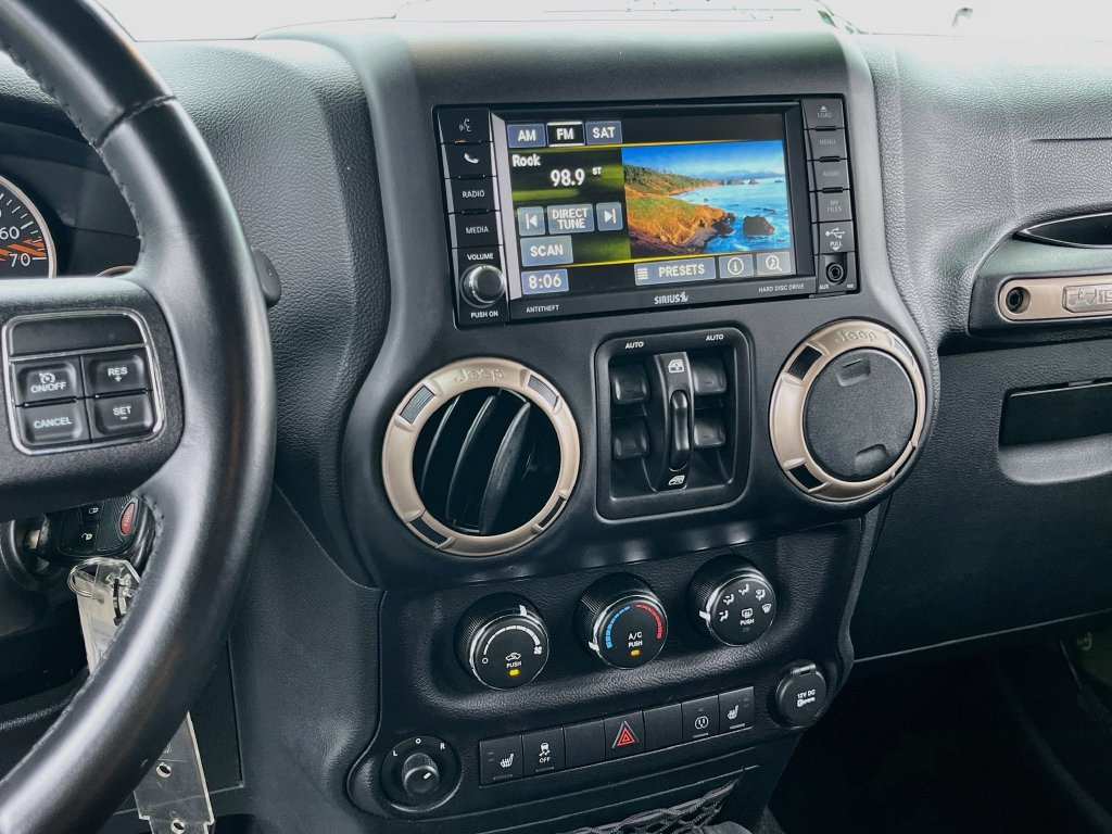 Used 2016 Jeep Wrangler Unlimited Sahara AWD/4WD image 12