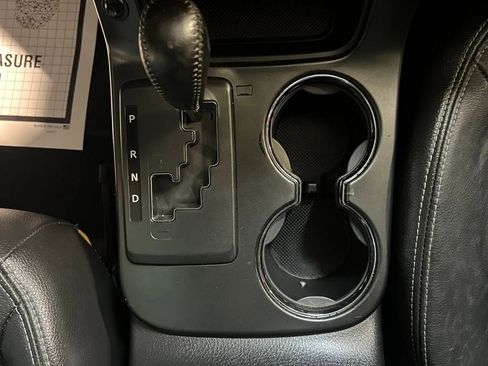 Used 2011 Kia Sorento SX image 17