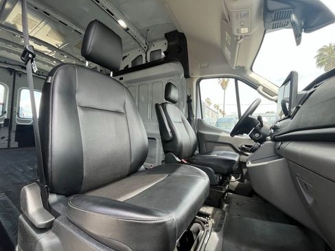 Used 2022 Ford E-Transit 148 High Roof Extended RWD image 15