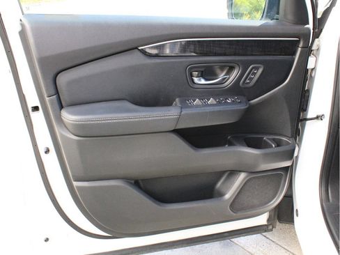 Used 2023 Honda Pilot Elite image 9