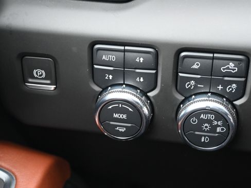 Used 2024 GMC Sierra 2500 Denali Ultimate AWD/4WD image 28