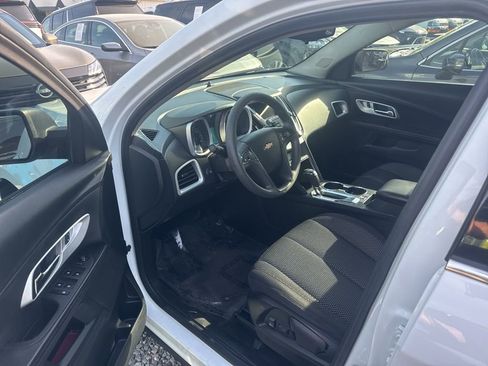Used 2016 Chevrolet Equinox LS image 3