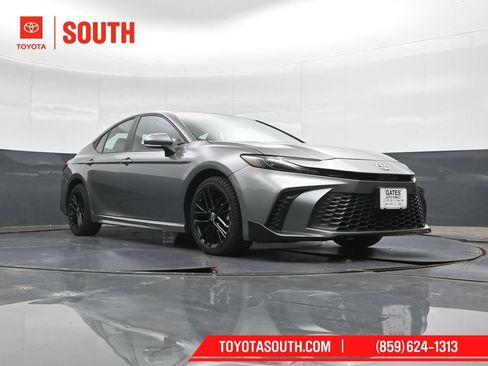 Used 2025 Toyota Camry SE FWD image 39