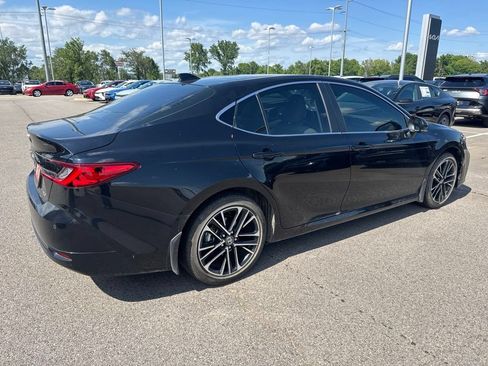 Used 2025 Toyota Camry XLE w/ Premium Plus Package AWD/4WD image 6