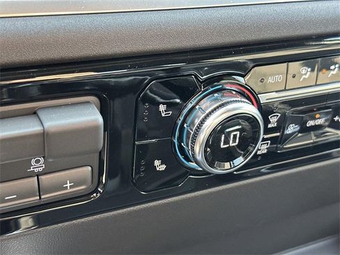 New 2026 GMC Sierra 1500 Elevation w/ LPO, Elevation Black Package image 17