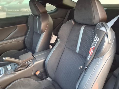 Used 2025 Toyota GR86 Premium w/ ALL Weather Mat Package (TMS) RWD image 10