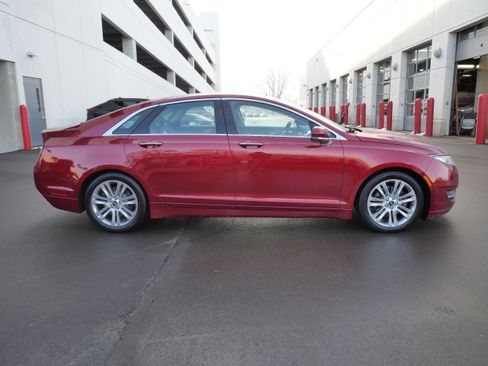 Used 2014 Lincoln MKZ image 8