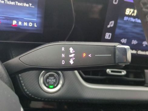 Used 2025 Chevrolet Equinox LT image 15