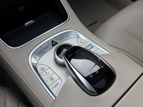 Used 2015 Mercedes-Benz S 550 Sedan image 28