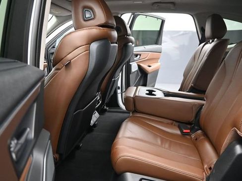 Used 2025 Acura MDX FWD w/ Technology Package image 16