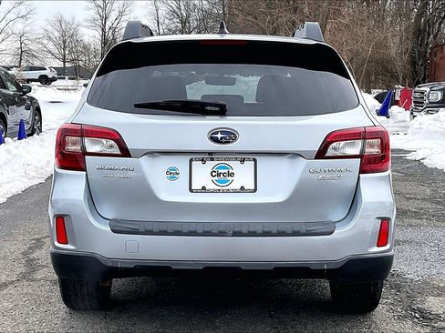 Used 2017 Subaru Outback 2.5i Premium image 4