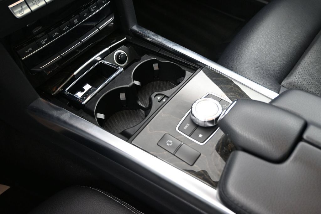 Used 2014 Mercedes-Benz E 250 BlueTEC Sedan image 4