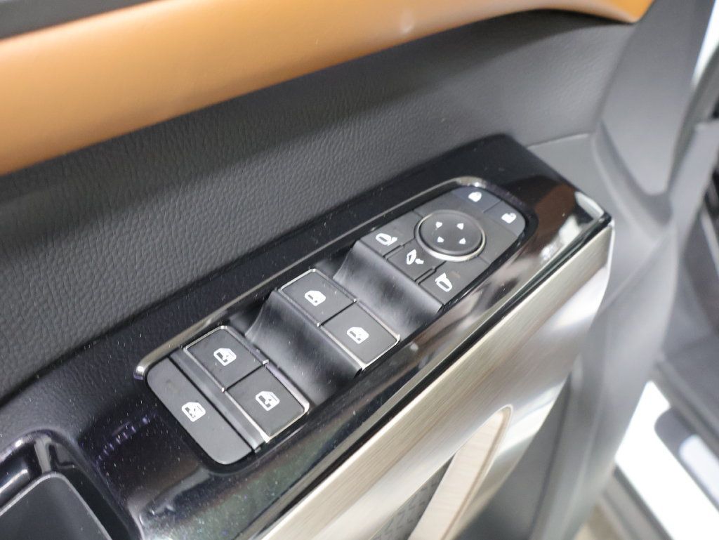 Used 2022 Nissan Pathfinder Platinum w/ Cargo Package AWD/4WD image 15