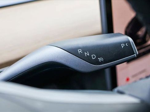 Used 2023 Tesla Model Y Long Range image 24