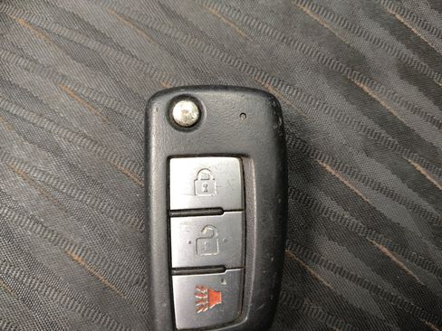 Used 2020 Nissan Rogue S FWD image 32