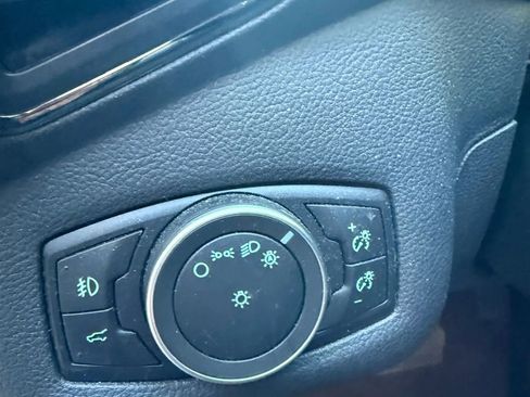 Used 2018 Ford Escape SEL image 15