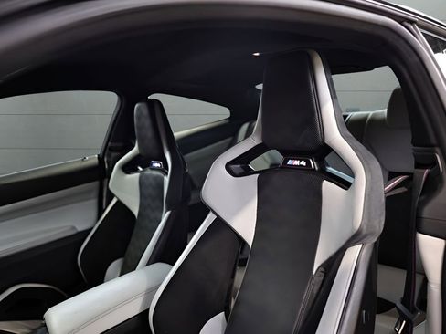 Used 2021 BMW M4 Competition w/ M Carbon Exterior Package image 2