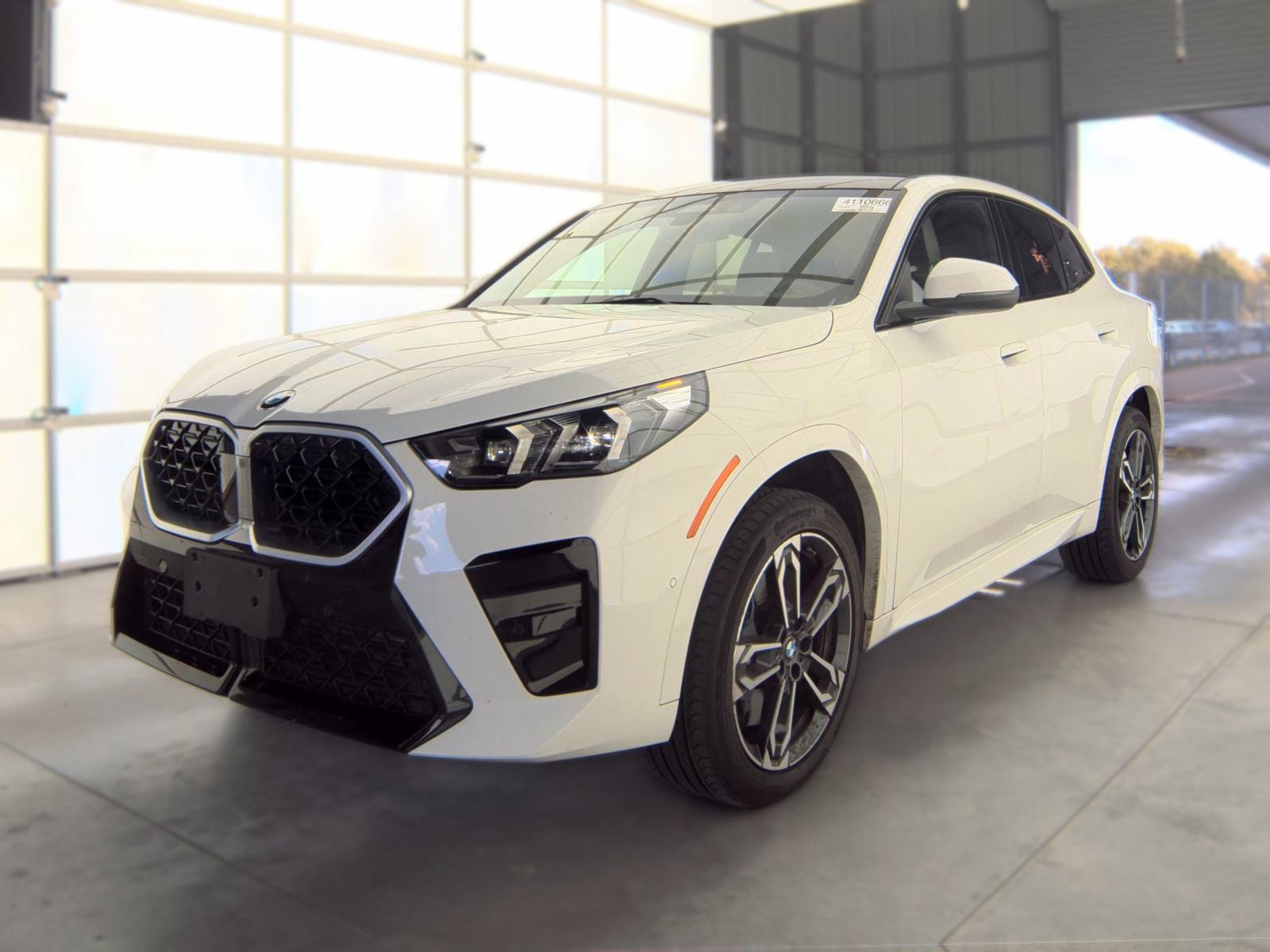 Used 2026 BMW X2 xDrive28i AWD/4WD image 1