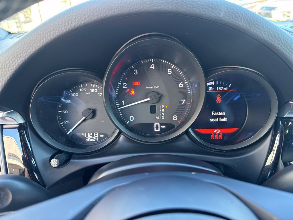 Used 2023 Porsche Macan AWD/4WD image 36