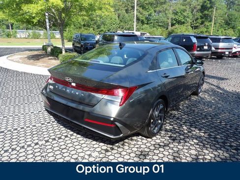 Certified 2025 Hyundai Elantra SEL FWD image 6
