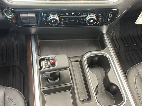 Used 2026 GMC Sierra 1500 SLT w/ SLT Premium Plus Package AWD/4WD image 24