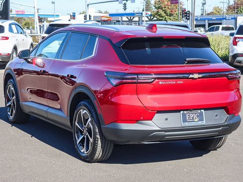 New 2026 Chevrolet Equinox EV LT image 2