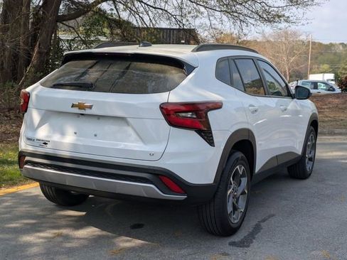 New 2026 Chevrolet Trax LT w/ Sunroof Package FWD image 2