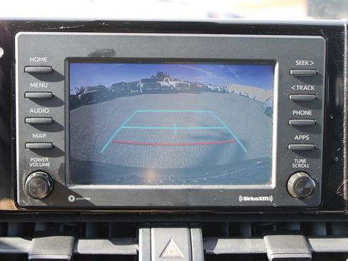 Used 2021 Toyota RAV4 XLE AWD/4WD image 19