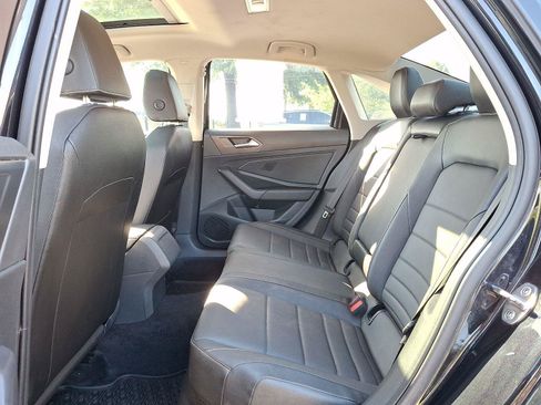 Used 2023 Volkswagen Jetta SE w/ Panoramic Sunroof Package FWD image 10