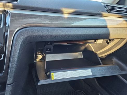 Used 2017 Volkswagen Passat 1.8T SE image 17