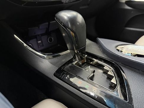 Used 2013 Toyota Avalon Limited FWD image 10