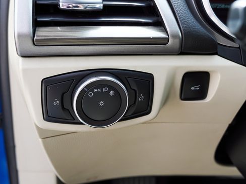 Used 2020 Ford Fusion SEL FWD image 18