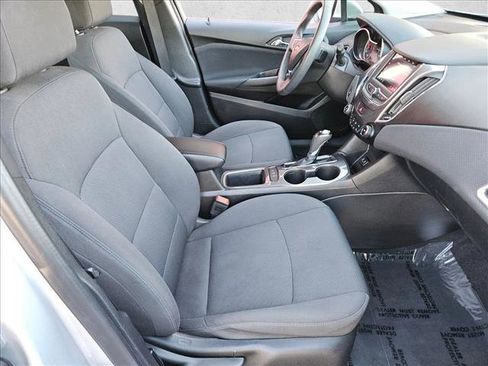 Used 2019 Chevrolet Cruze Diesel image 18